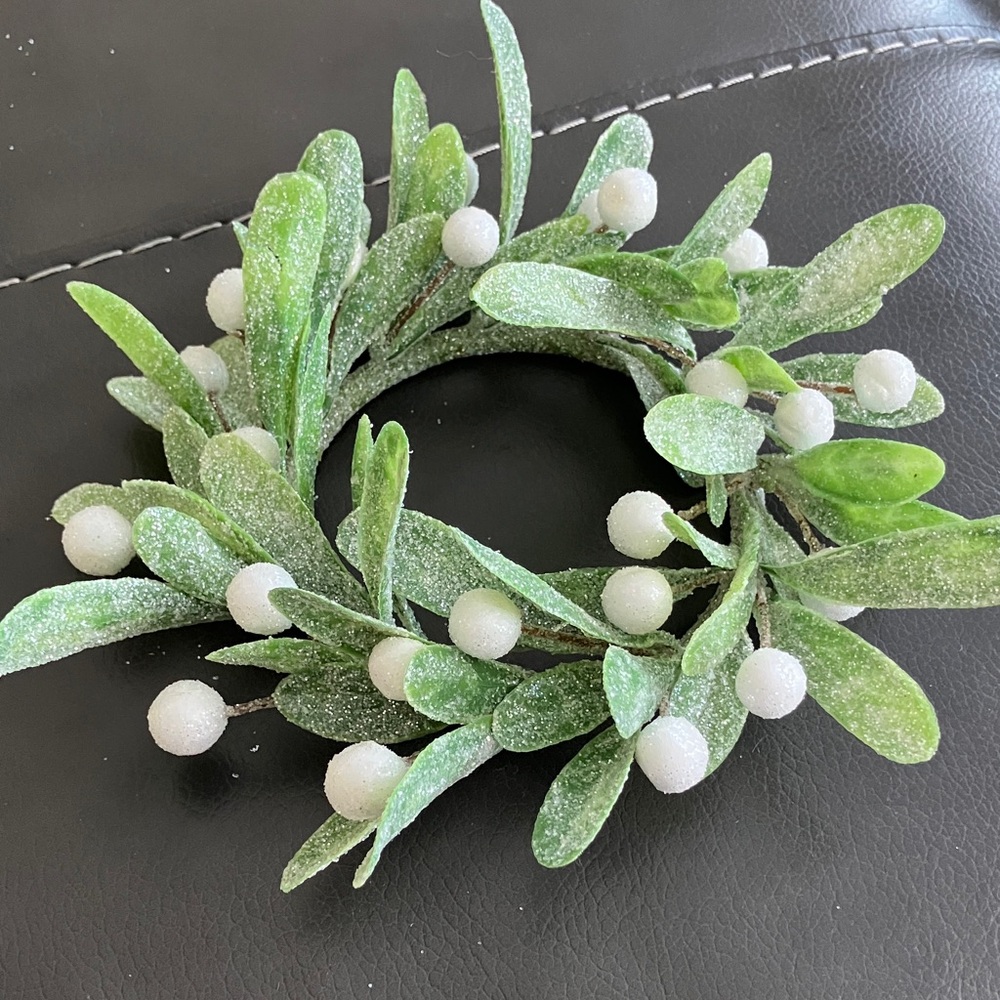 4" Frosted Mistletoe Candle Ring